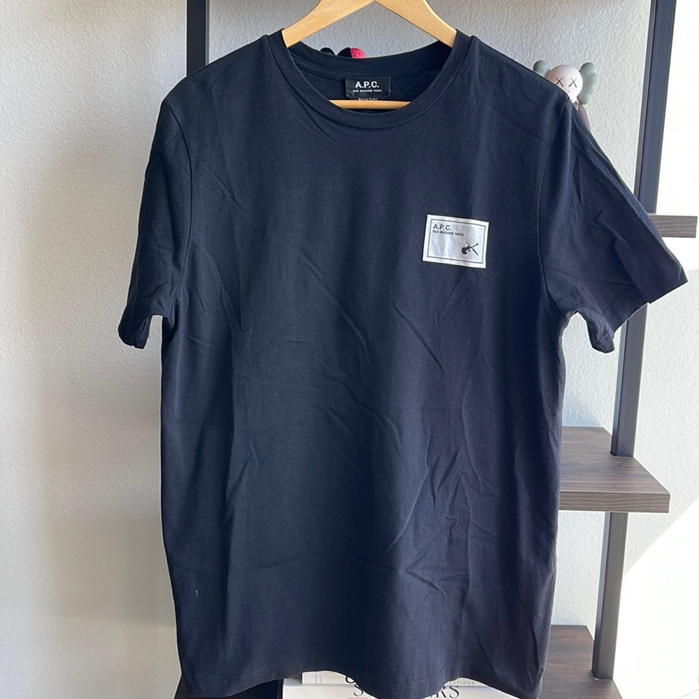 APC black T shirt - size Large